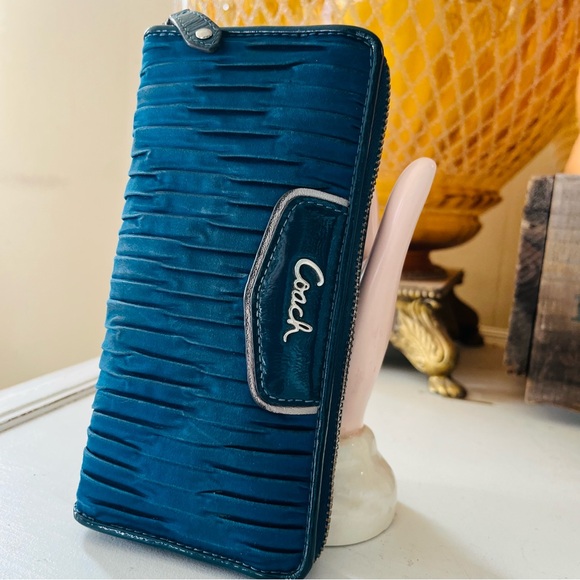 Coach Ashley Gathered Satin Zip Around Accordion Wallet - Picture 1 of 3